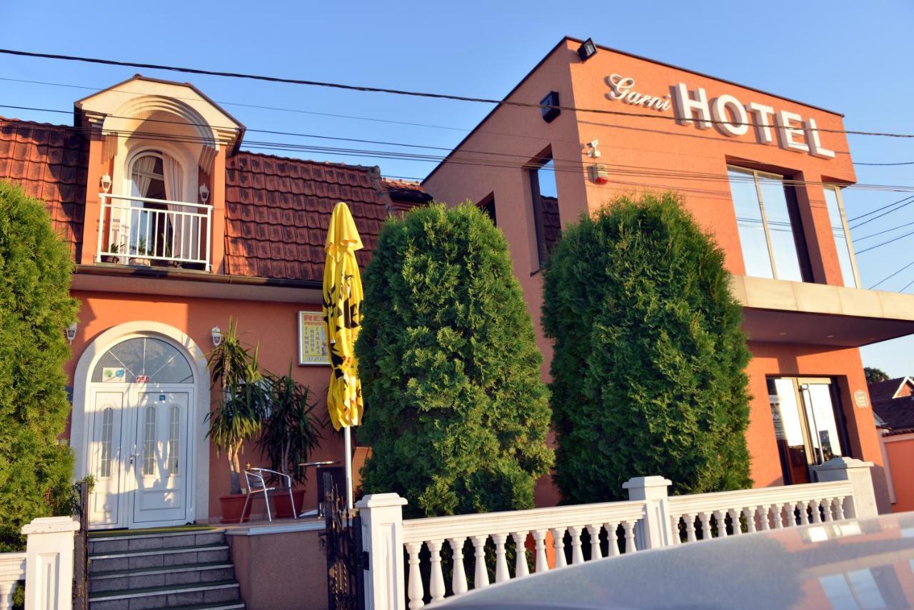 Garni Hotel Kaca 크라구예바츠 외부 사진