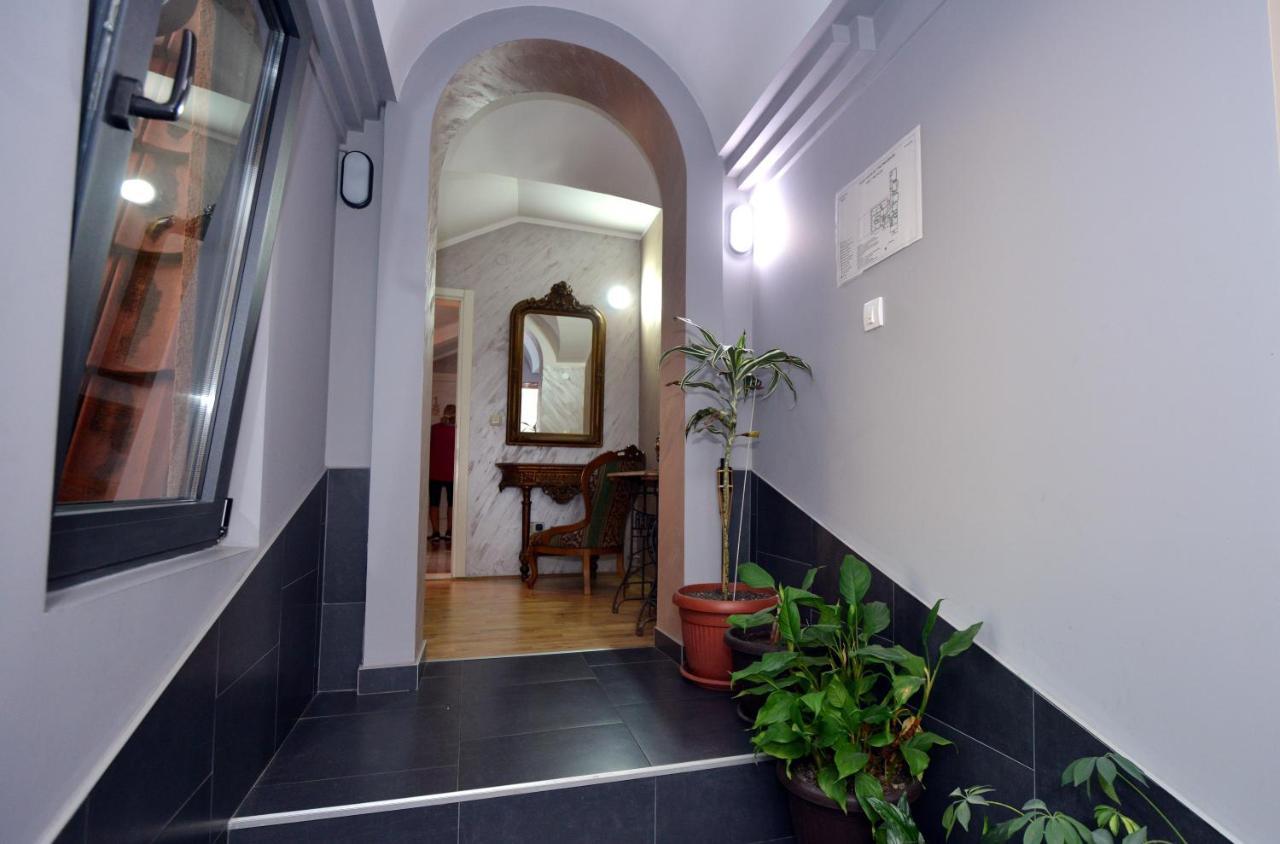 Garni Hotel Kaca 크라구예바츠 외부 사진