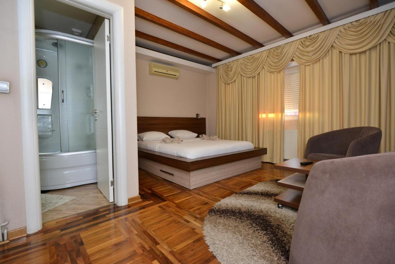 Garni Hotel Kaca 크라구예바츠 외부 사진
