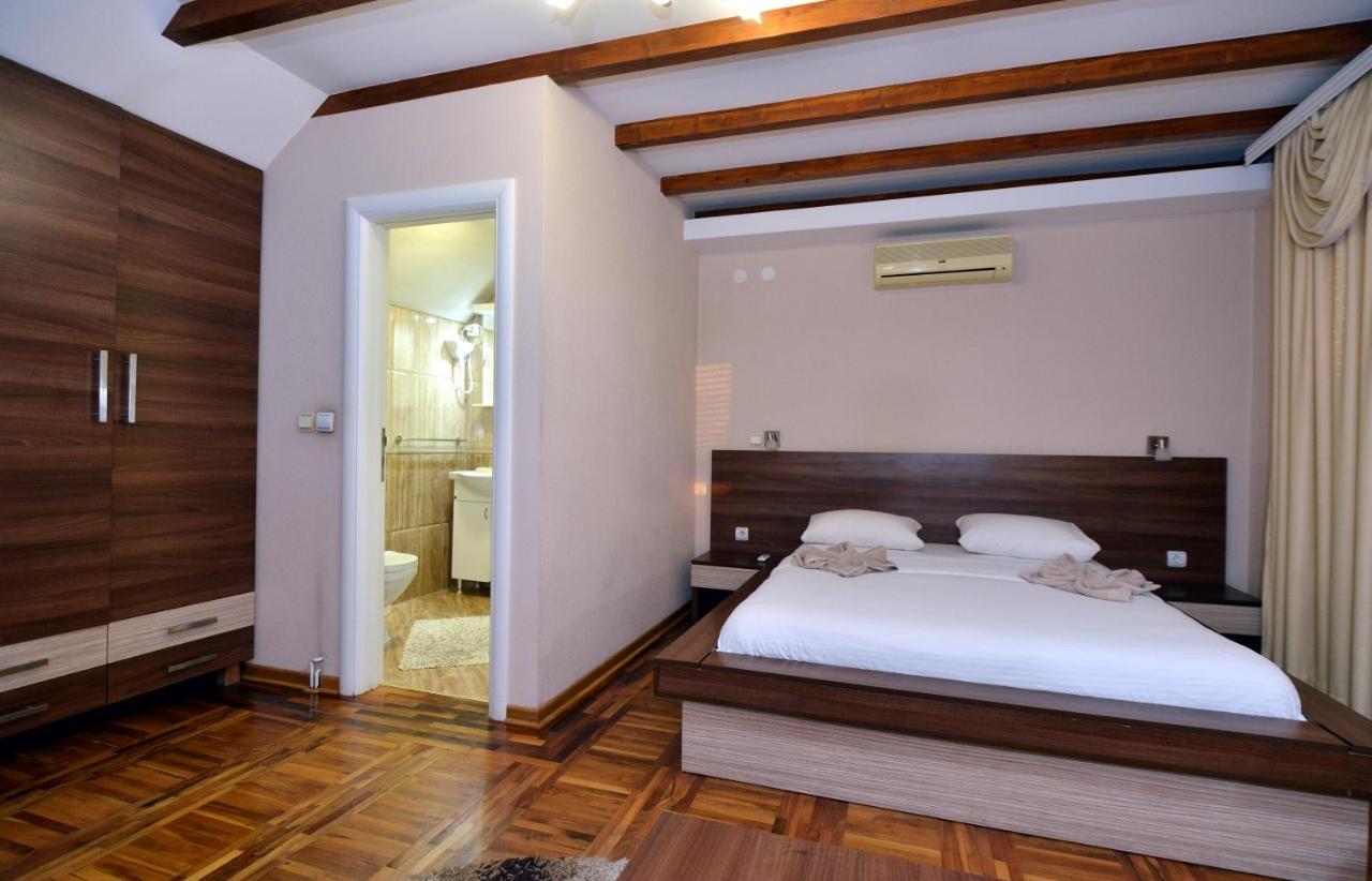 Garni Hotel Kaca 크라구예바츠 외부 사진