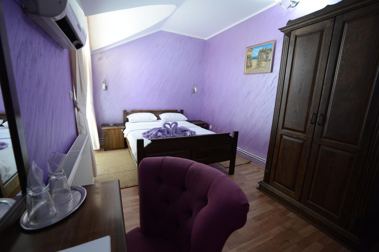 Garni Hotel Kaca 크라구예바츠 외부 사진